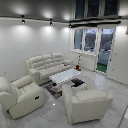 Apartment Aparman Tiha Noc *
